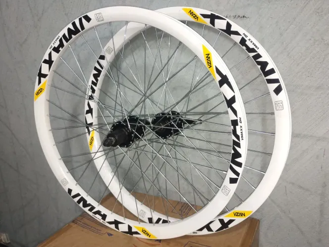 Rodas Vmaxx o par Aro 26 k-7,preta ou branca.