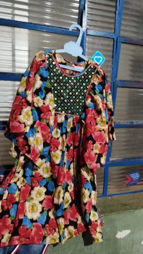 Vestido Fábula floral tamanho 8 
