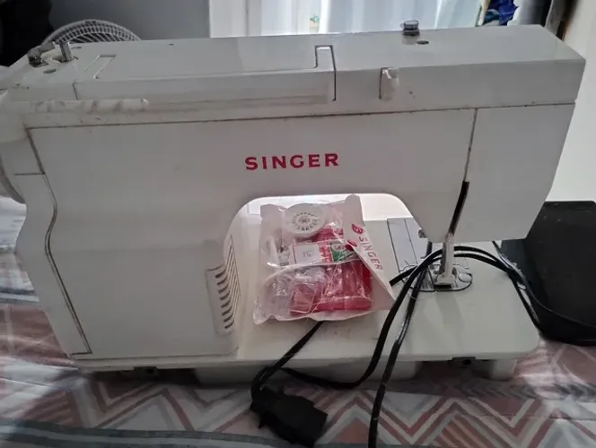 Máquina de costura Singer