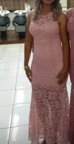 Vestido de renda rosa para madrinha de casamento