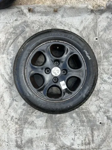 Roda liga leve Aro 14 Peugeot c/ pneu
