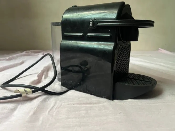 Cafeteira Nesspresso Inissia