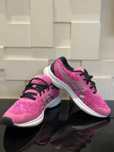 Tênis asics