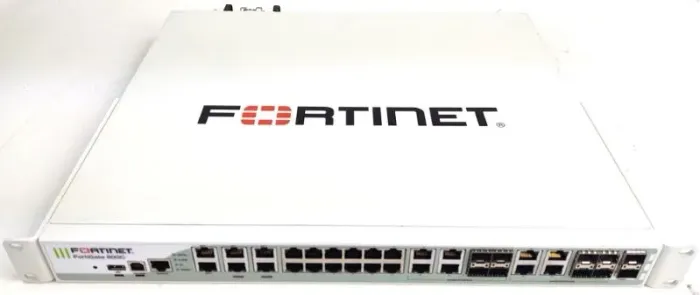 Dispositivo de segurança de firewall Fortinet FortiGate 800C