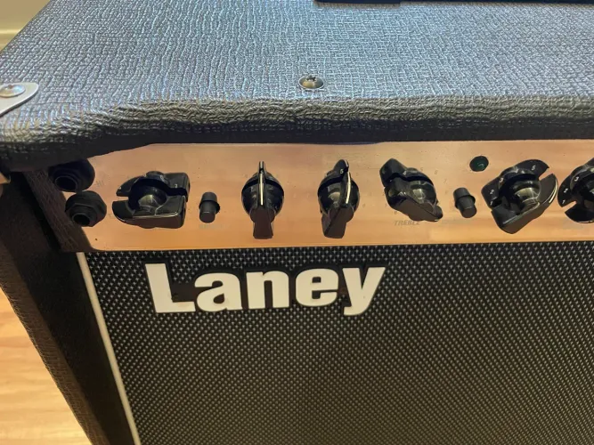 Amplificador de guitarra valvulado Laney LC50