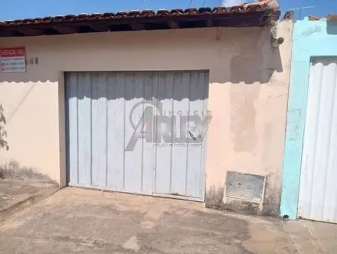 Vende-se Casa no Bairro Maracanã - Montes Claros/MG
