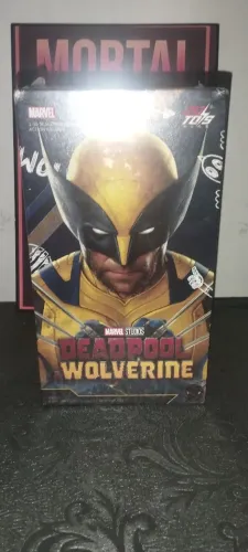 Action figure Wolverine lacrado original do filme Deadpool