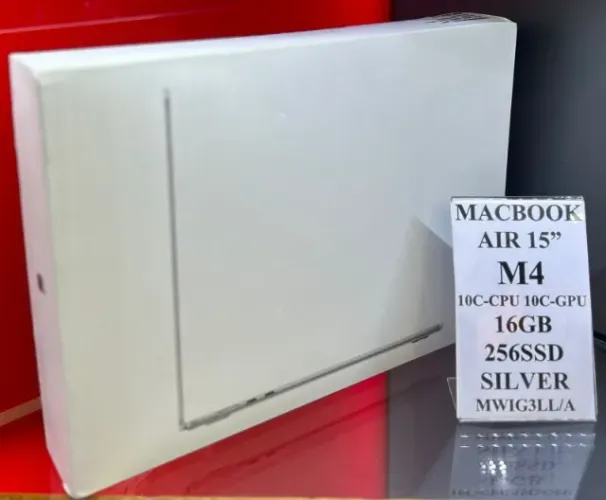 Apple MacBook Air 15.3"/ M4 16GB 256SSD Silver - Produto Novo com Garantia da Loja