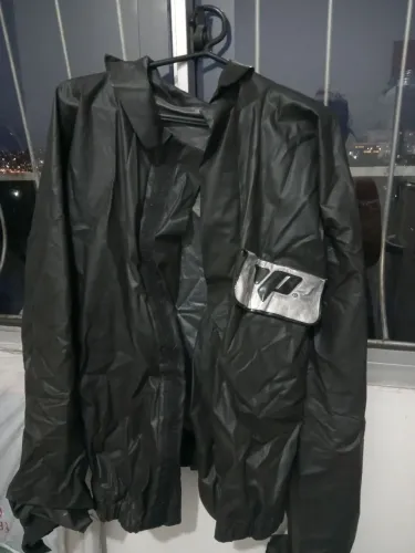 Capa chuva camisa + calça +bota