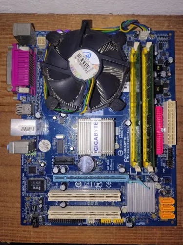 Placa mãe Gigabyte GA-945GCM-S2C + CPU + RAM