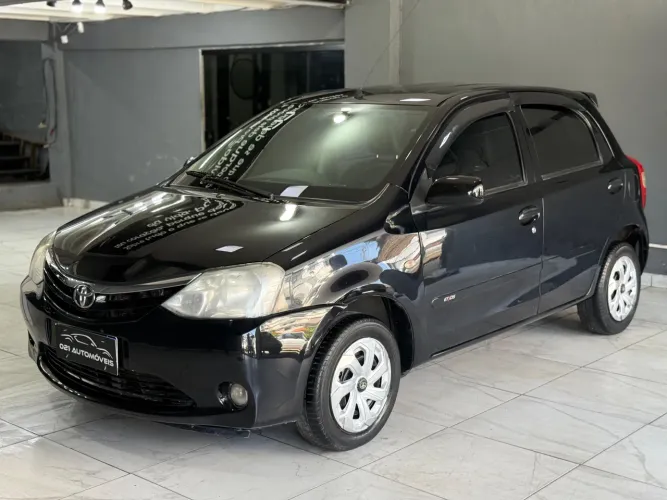 Toyota Etios X 1.3 Flex 16V 5P Mec. 2013
