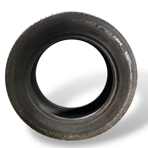 Pneu michelin 195/60 R15 usado