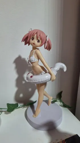  Figure Madoka biquini 