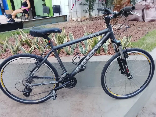 Bicicleta MTB, aro 26, 27 velocidades,kit Shimano,, suspensão GTS Alpha, quadro tamanho 17