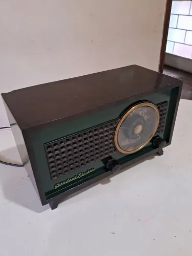 Rádio antigo valvulado Standard Elétric