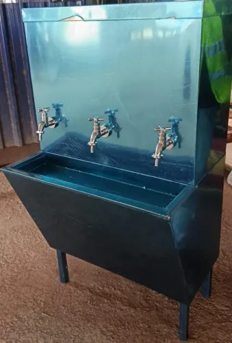 Bebedouro de Coluna Industrial 3 Torneiras 100 Litros  Inox 220V Frete Gratis.