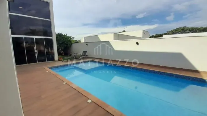 Sobrado à venda com 05 dormitórios, no Portal de São Clemente em Limeira.