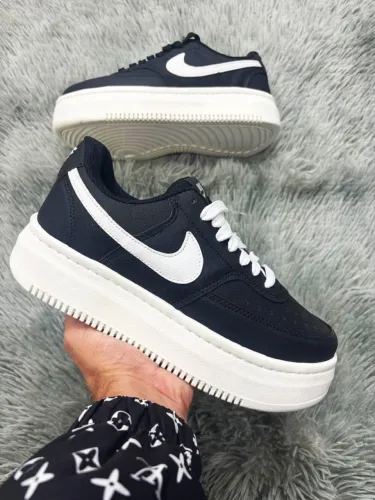 Tênis Nike Air Force 1 Shadow Preto com Solado Branco
