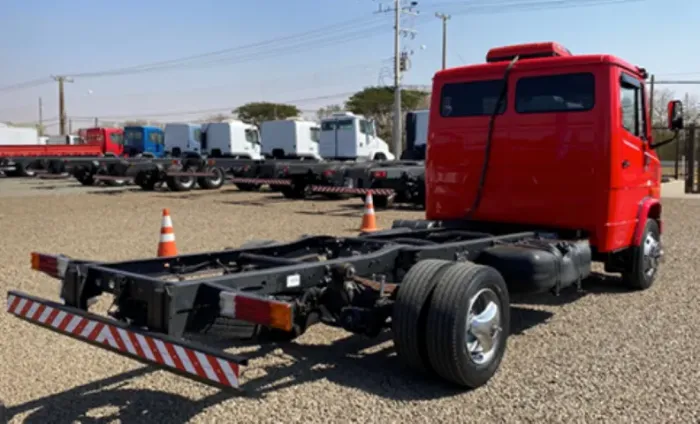 Merces-Benz 710 2011 no chassis.