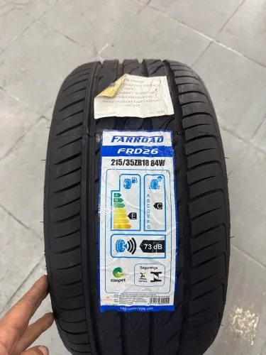Pneu Farroad FRD26 215/35ZR18 84W