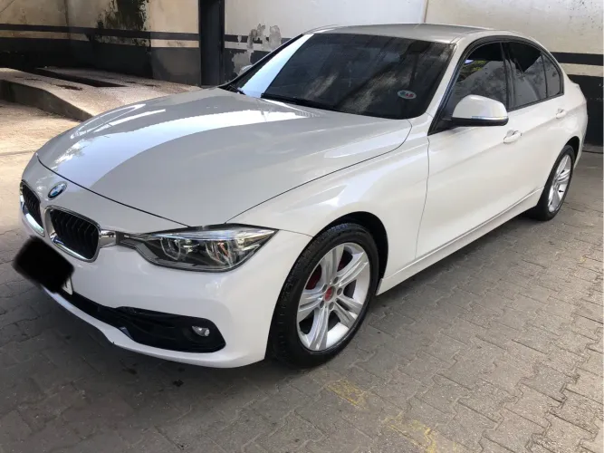 BMW 320i 2016/2016 com apenas 52 mil km