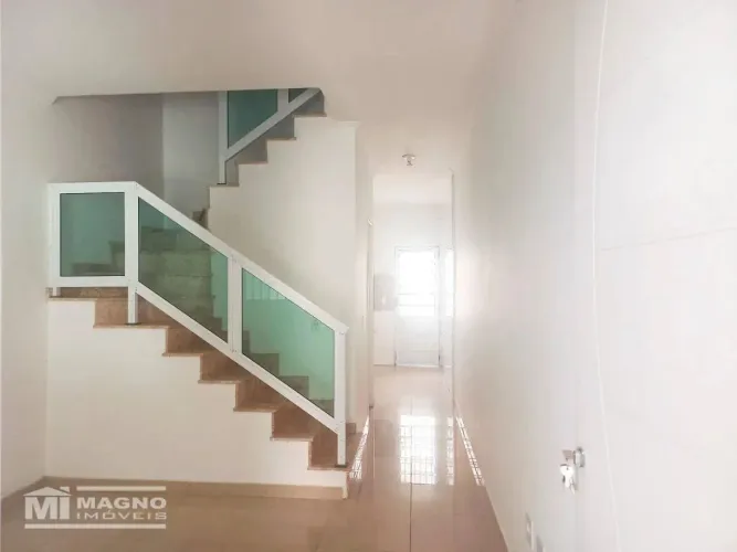 Sobrado com 3 dorms, 02 vagas e sacada para alugar por R$ 2.093/mês - Vila Jacuí - São Pau