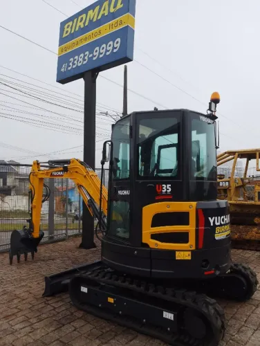 MINIESCAVADEIRA YUCHAI U35 3.5 TON