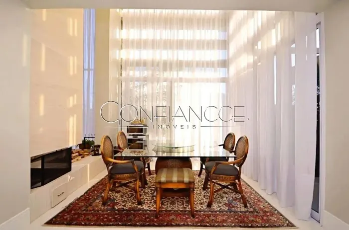 Casa com 4 quartos para alugar em Santa Felicidade, Curitiba - PR | Confiancce Imóveis