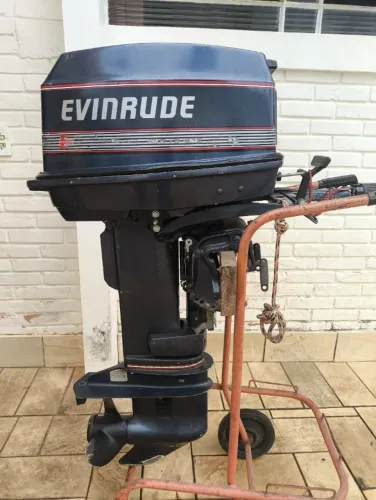 Motor de Popa Evinrude 25 HP