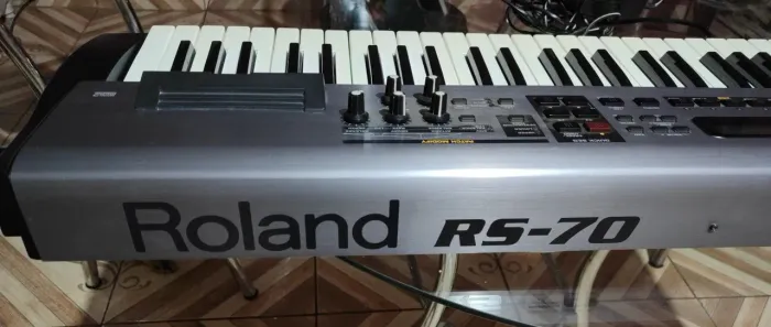 Teclado Roland RS 70