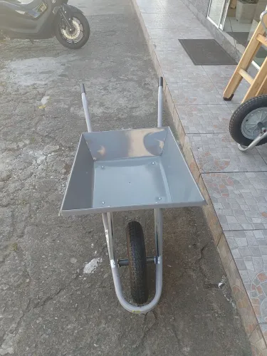 Carrinho de mão para obras e jardinagem extra forte 45litrsos