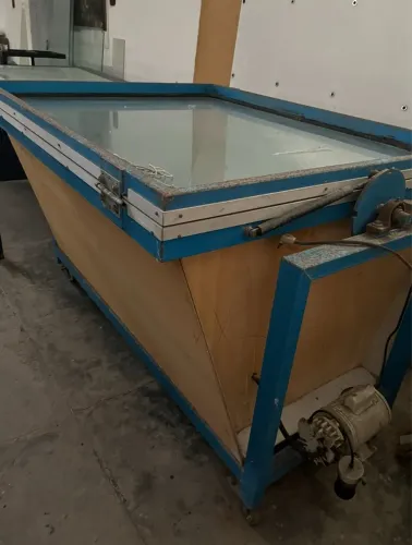 Mesa de revelação à vácuo para serigrafia