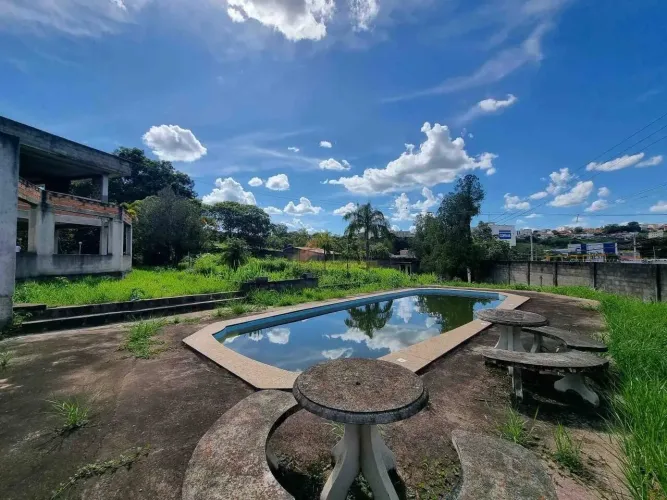 Casa à venda, 4 quartos, 4 suítes, Esplanada - Divinópolis/MG