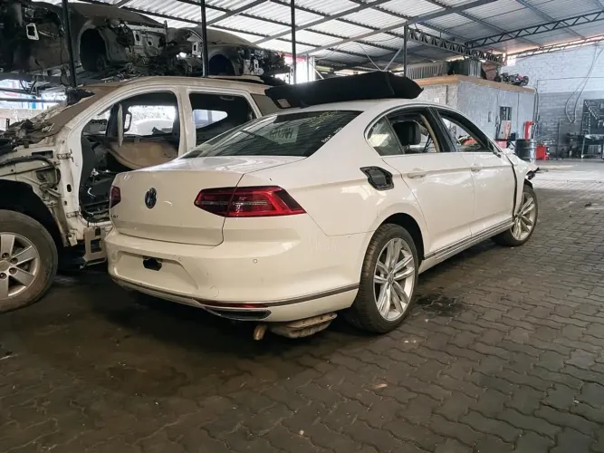 Passat 2018 Airbag Capo Farol Radiador Lanterna Motor Retrovisor Arranque Sucata