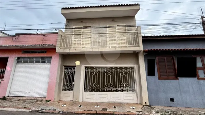 Sobrado com 3 quartos para locação em Centro - SP