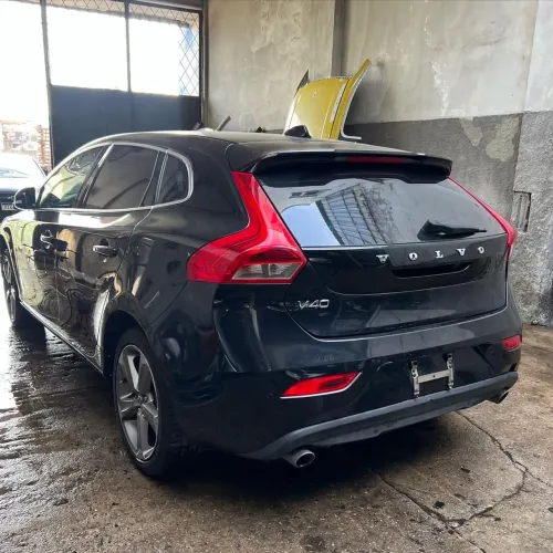 Peças Volvo v40 2015 Porta Farol Roda Capo Lanterna Airbag Parachoque Motor Retrovisor
