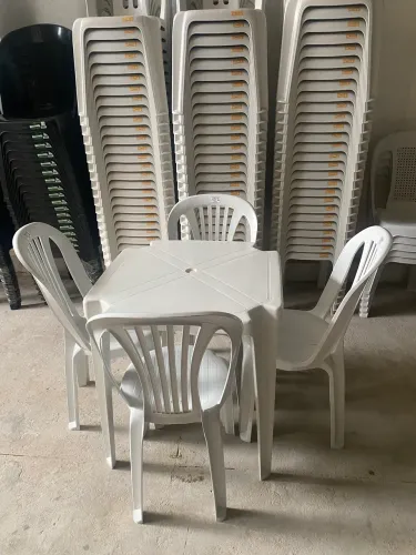 Cadeiras E Mesas Plásticas 