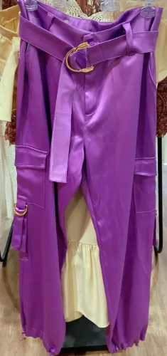 Calça Talita KUME Cargo Roxa Acetinada Tam 42