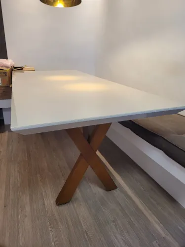 Mesa de Jantar laqueada, pés em X