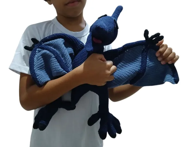 Dinossauro Pterodactilo de Crochê Azul - Brinquedo para Crianças