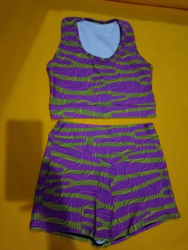 Conjunto Fitness Estampado Roxo e Verde