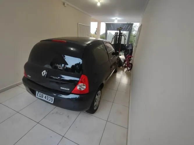 Renault Clio Hi-flex 1.0 16V 3P 2011