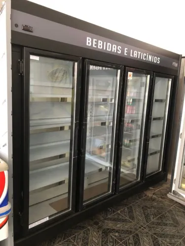 AUTO SERVIÇO POLAR 4 PORTAS PARA LACTCINIOS E BEBIDAS - NOVO
