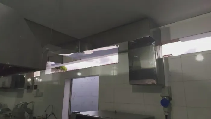 Coifa inox centro 2,00×1,10×0,50 (linha profissional)