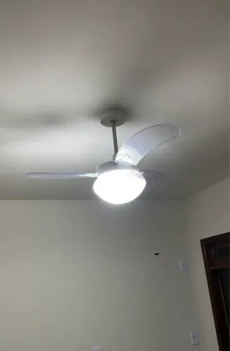 VENTILADOR DE TETO EM ÓTIMO ESTADO