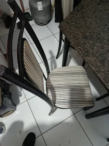 Mesa com cadeiras 