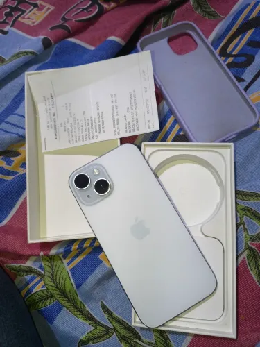 iPhone 15 256GB Branco - Seminovo (Impecável!) bateria 100%