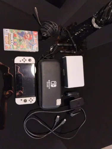 Vendo Nintendo Switch Oled 64gb + Jogo Mario Party Superstars