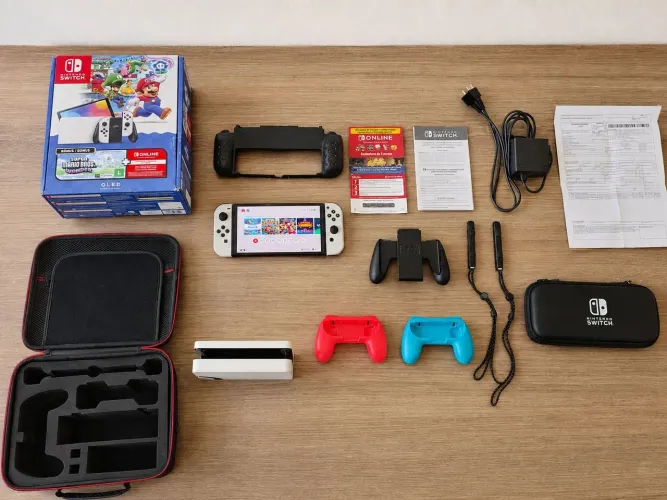 Nintendo Switch OLED 256GB (Desbloqueado LR Games) - Impecável + NF, Caixa e Kit Completo