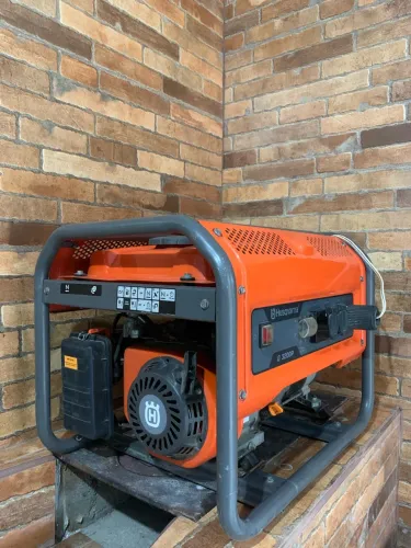 Gerador de Energia Husqvarna 3200 - Seminovo